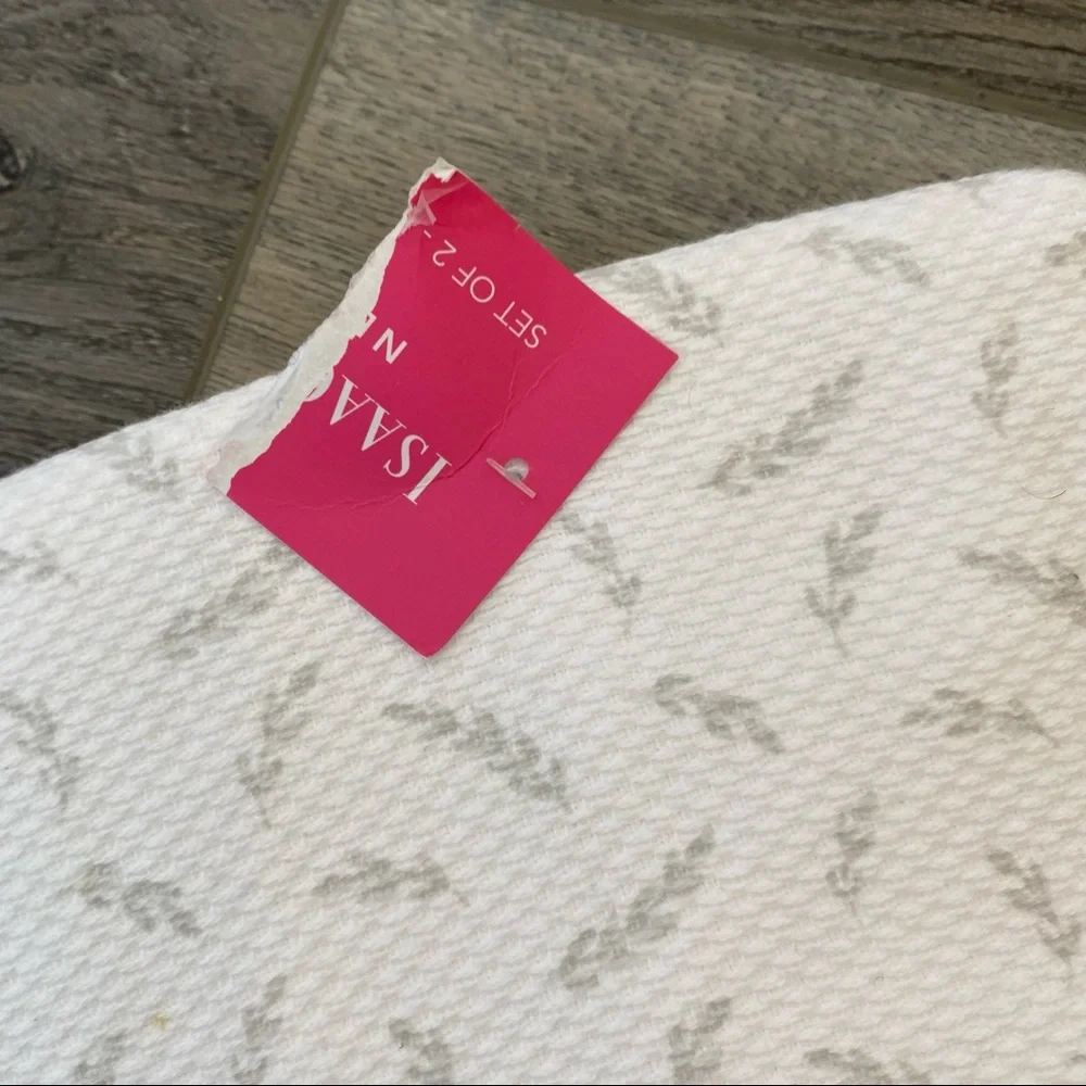 Isaac Mizrahi brand isaac